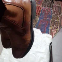 یک عدد کفش نو  به فروش میرسد