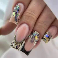 تخفیف آموزش حرفه ای کاشت وطراحی ناخن فقط تااخرهفته