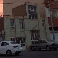 واحد اجاره ای  طبقه اول از منزل  دو طبقه