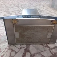 یک دستگاه هود آشپزخانه