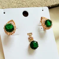 نیمست پلاک و گوشواره ژوپینگ مدل نگین سبز