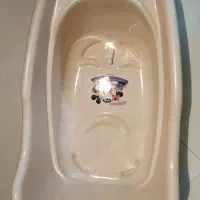 تشت کودک اصلا استفاده نشده و قصری و صندلی کودک