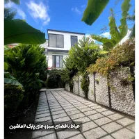 چهار خواب استخروجکوزی رو به جنگل نزدیک ساحل