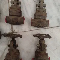 فلکه ، شیر خودکار ، زانو