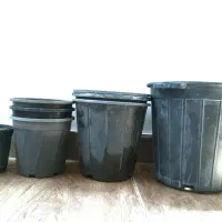 8 عدد گلدان پلاستیکی کم کار