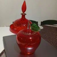 تنگ دست ساز شیشه‌ای در نیزه‌ای و سیب دکوری شیشه‌ای
