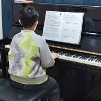 استخدام منشی آموزشگاه موسیقی