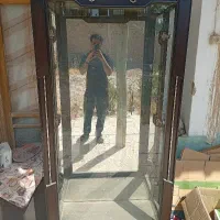ویترین شیشه ای