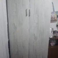 کمد رخت آویز بدونه مشکل به فروش می‌رسد