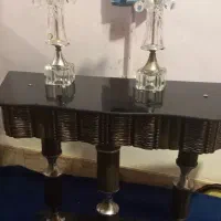 میز آرایش با شمعدان و تابلو