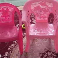 تعدادی صندلی در حدود