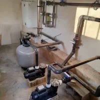 لوله کشی ساختمان. لوله گذاری استخر و موتورخانه .