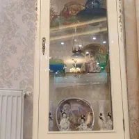 آینه و کنسول.  بوفه. میز زیر تلویزیون