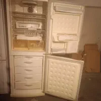 یخچال بزرگ بالا پایین نیاز به تعمیر