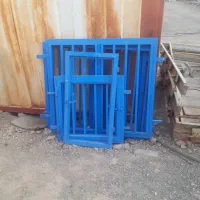 پنجره و کف خواب