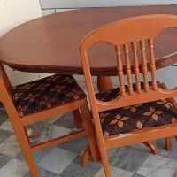 میز محکم و سنگین با دو صندلی