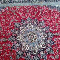 فرش قرمز