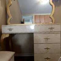 میز آرایش کرمی،طلایی