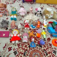 تقریبا ۳۰ عدد اسباب بازی‌.عروسک.