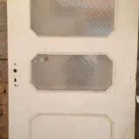دوتا در چوبی
