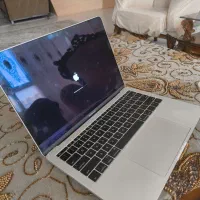 مک بوک پرو ۲۰۱۷