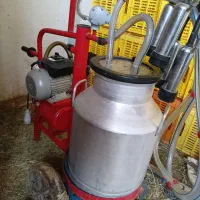 دستگاه شیردوش