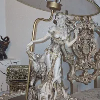 آباژور مجسمه رومیزی