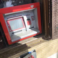 دستگاه عابر بانک زیر قیمت بدلیل کمبود فضا