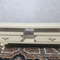 میز زیر تلویزیون
