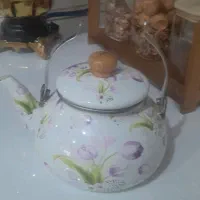 دو عدد کتری  یکی ازشون سوت زن  تون یکی هم لعاب