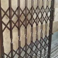 درب اکوردیونی بسیار تمیز ودر حد نو