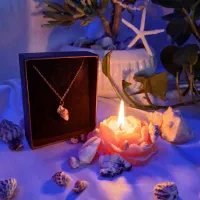 گردبند صدف ، اصل