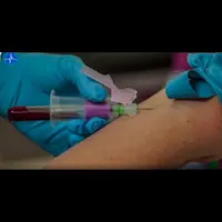 خدمات پرستاری(سرم تراپی،فصدخون،سونداژ درمنزل)|خدمات آرایشگری و زیبایی|تهران, میدان انقلاب|دیوار