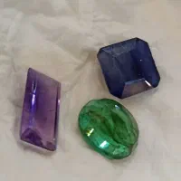 سنگ قیمتی توپاز سبز معدنی