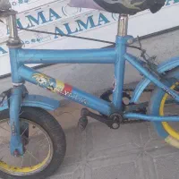 دو عدد دوچرخه ۱۲ و ۱۶