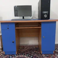 میز تحریر و کامپیوتر بسیار محکم و جادار