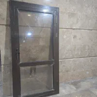 درب آلومینیوم در حد نو