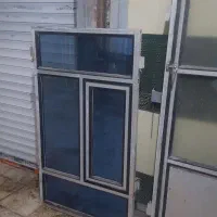 درب پنجره میز و مبل