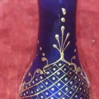 گلدان دکوری شیشه‌ای آبی کبالت با نقوش طلایی