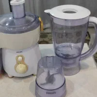 تعدادی لوازم برقی آشپزخانه
