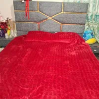 تخت و تشک خوش خواب و پاتختی ها