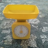 رن سماور . جا شیرینی. میز اتو . کیف. ترازو