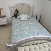 تخت و کمد