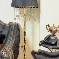 آباژور ایستاده آباژور کنار سالنی
