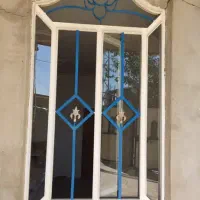 پنجره آهنی ضخیم