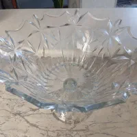 ظرف پایه دار