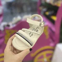 همه کفش ها و صندل بچه گانه با تخفیف فقط تا ۲۰ تیر