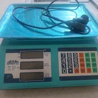 ترازوی دیجیتال در حد نو