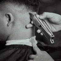 آرایشگر حرفه ای