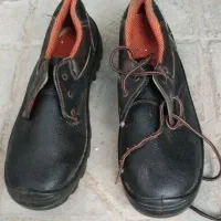 کفش کار و چکمه سربازی
